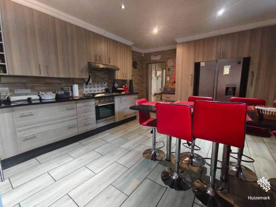4 Bedroom Property for Sale in Roodia Free State